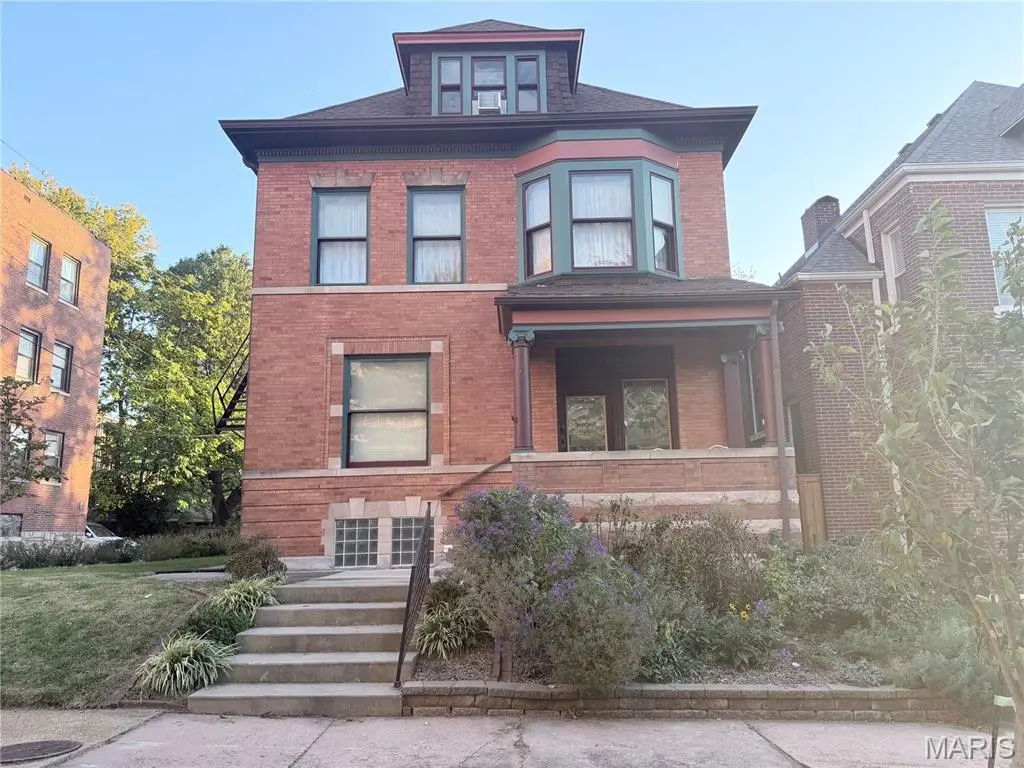 3624 Castleman AVE, St Louis, MO 63110