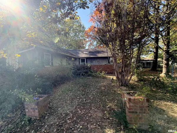 108 N 4TH ST, Marion, IL 62959