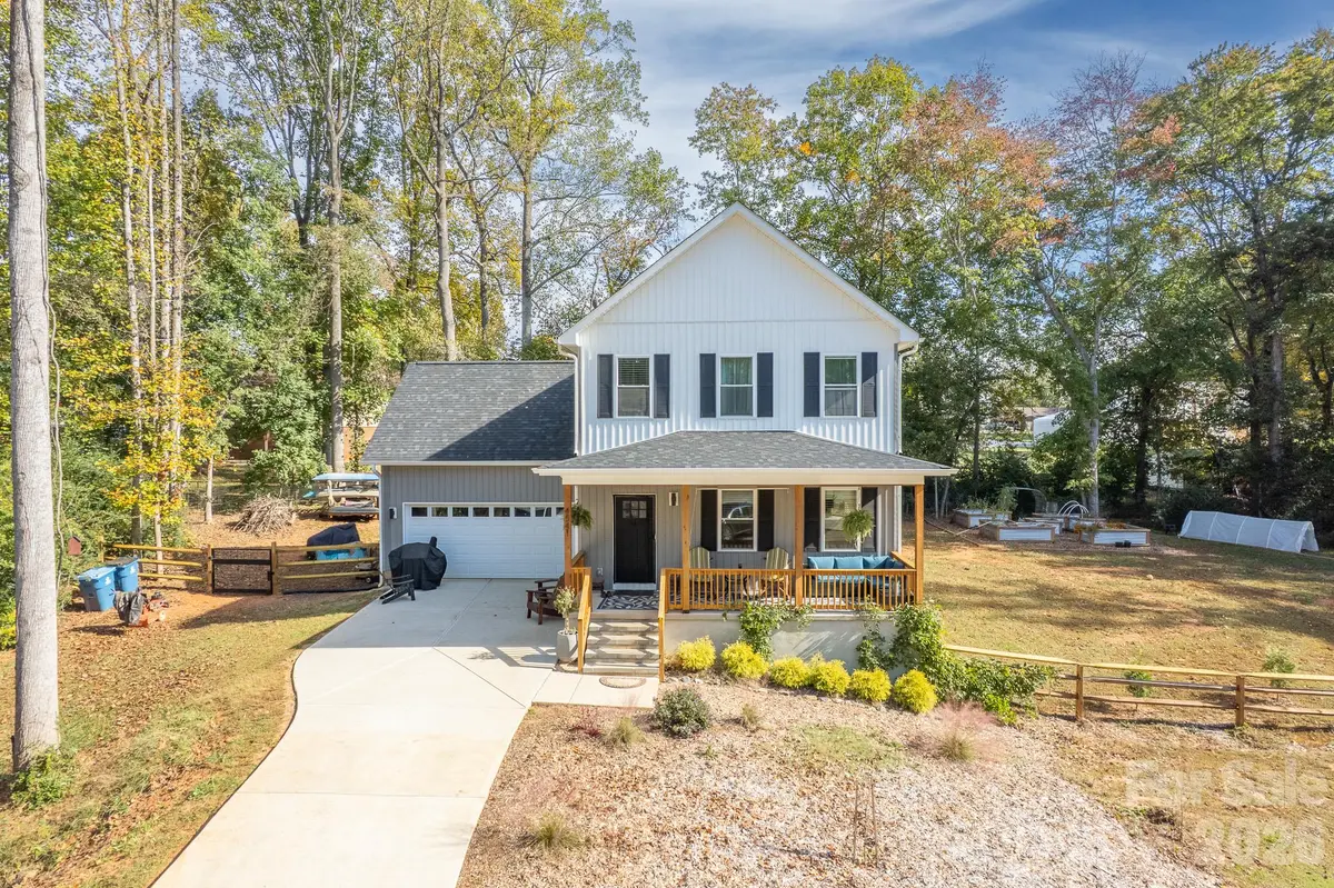 4541 Kings CT, Hickory, NC 28602