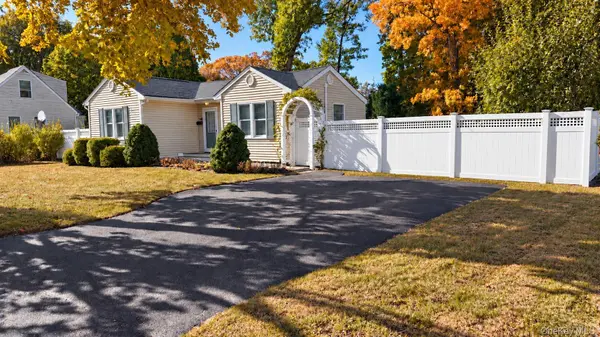 246 Jackson AVE, Saint James, NY 11780