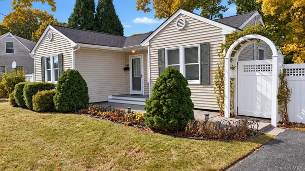 246 Jackson AVE, Saint James, NY 11780