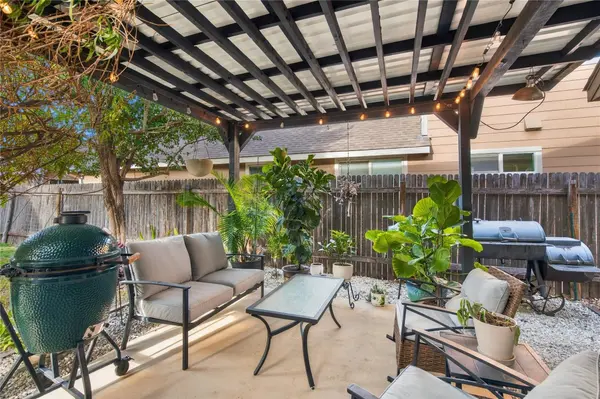 209 Rock Bluff LN, San Marcos, TX 78666