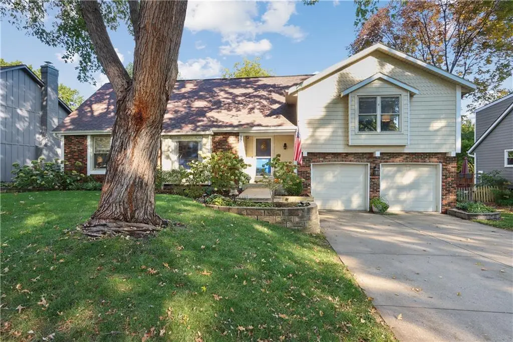 12910 W 78th ST, Lenexa, KS 66216