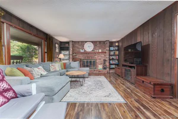 8537 Killinger RD, Conway, MI 48836