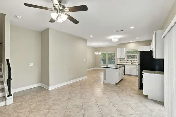 607 Pecan Ave #4, Round Rock, TX 78664