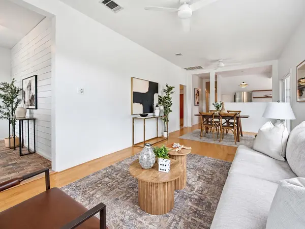 1880 Spring Valley DR, Dripping Springs, TX 78620