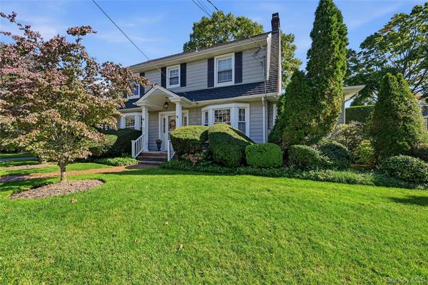 73 S Forest AVE, Rockville Centre, NY 11570