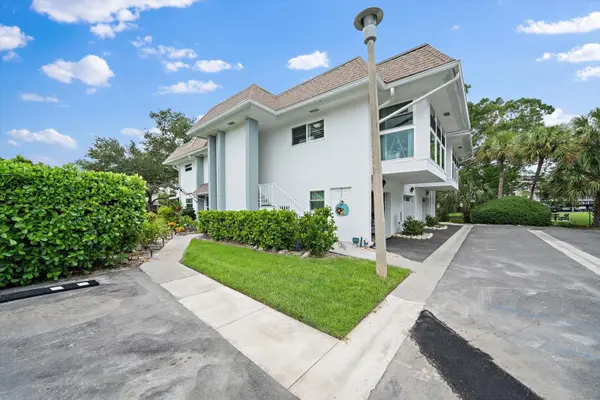 575 SUTTON PL, Longboat Key, FL 34228