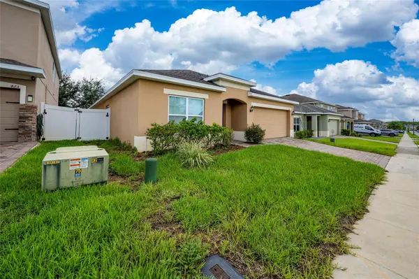 429 OGELTHORPE DR, Davenport, FL 33897