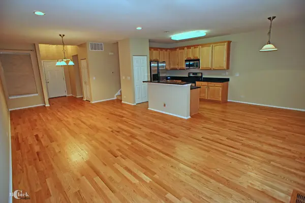 1863 CRENSHAW CIR #1863, Vernon Hills, IL 60061
