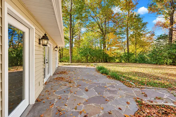 8664 Poplar Creek Rd, Nashville, TN 37221