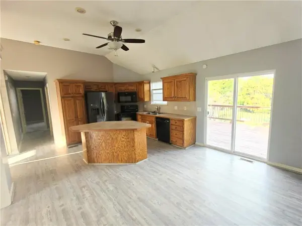 212 W Rachel CT, Independence, MO 64055