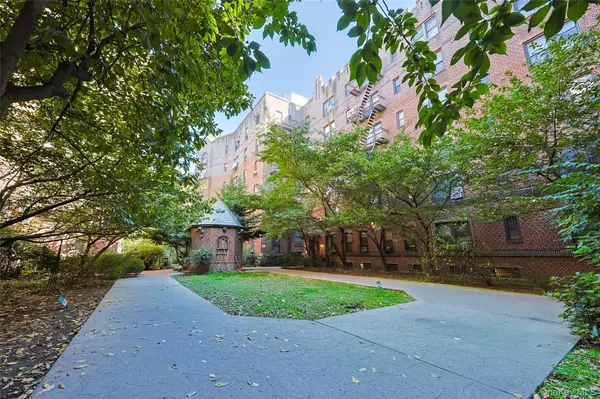 4220 Kissena BLVD #C9, Flushing, NY 11355
