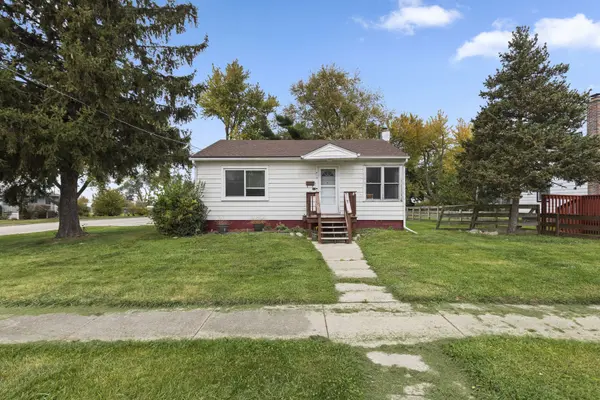 813 W Washington ST, Harvard, IL 60033