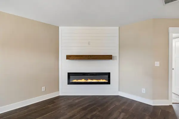 253 Ardell Dr, Clarksville, TN 37040