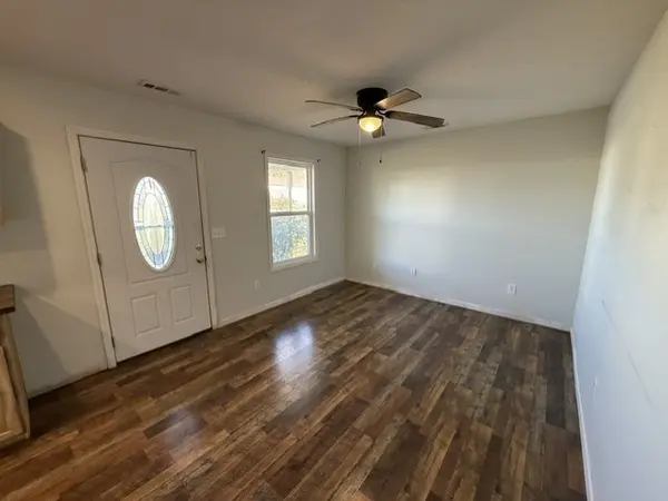 3031/2 N College St, Tullahoma, TN 37388