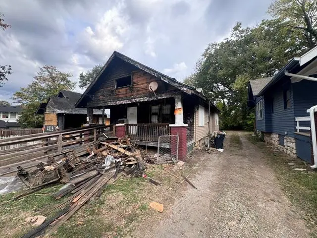 2118 E 68th TER, Kansas City, MO 64132