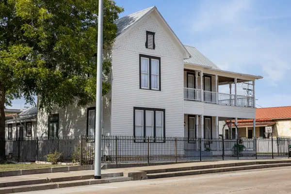 326 W Colorado ST, La Grange, TX 78945