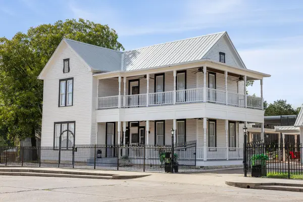 326 W Colorado ST, La Grange, TX 78945