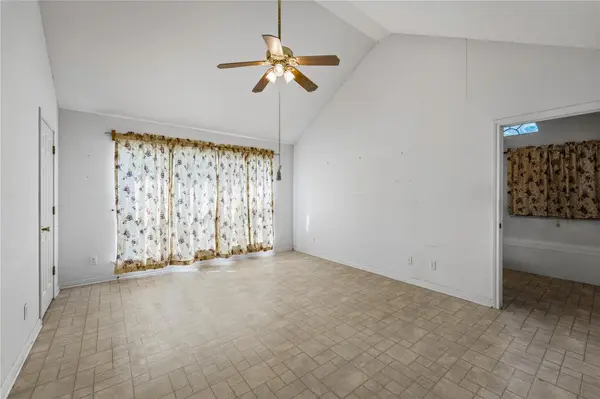 949 N Horton ST, La Grange, TX 78945