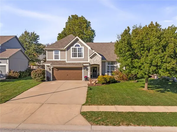 18212 W 156TH ST, Olathe, KS 66062