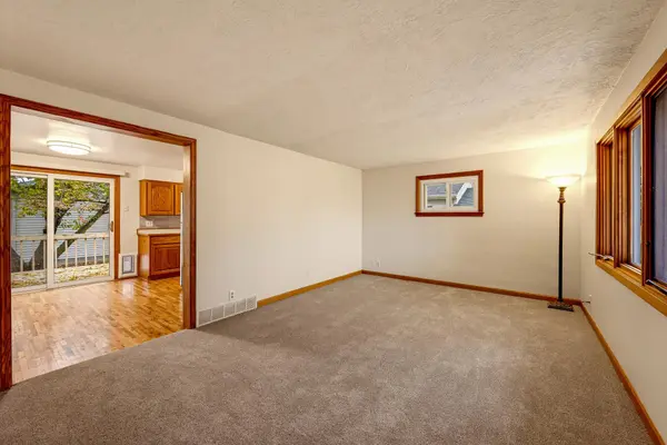 615 Elm ST NE, Hutchinson, MN 55350