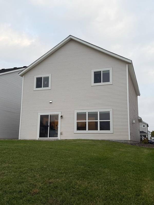 6815 102nd ST S, Cottage Grove, MN 55016
