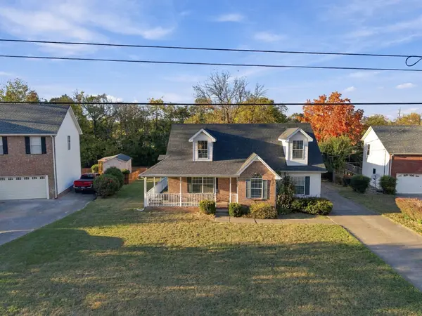 404 Pointe Clear Dr, Smyrna, TN 37167