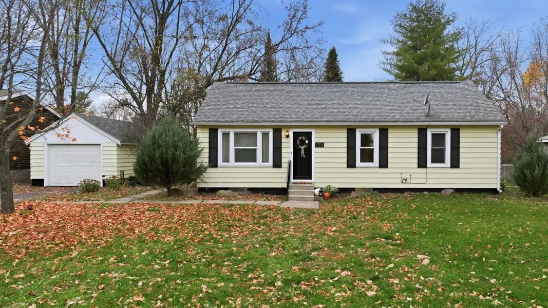 129 N Maple ST, Cadott, WI 54727