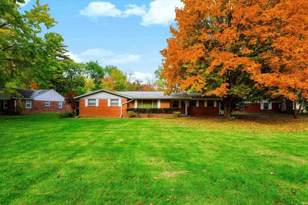 6924 Munsee LN, Indianapolis, IN 46260-4089