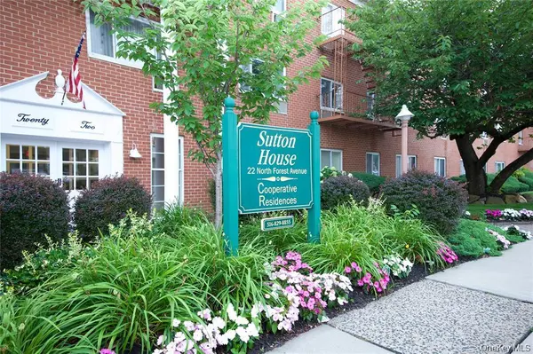 22 N. Forest Ave #3A, Rockville Centre, NY 11570