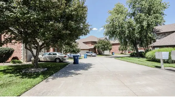 2335 W Chesterfield ST ## 2335-B, Springfield, MO 65807