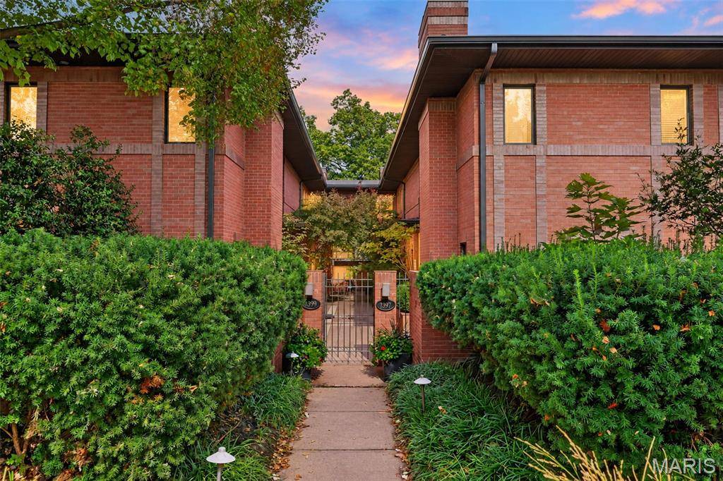 7397 Pershing AVE #A, University City, MO 63130