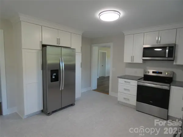 201 D ST, Statesville, NC 28677