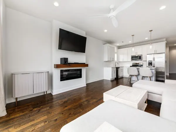 6606 S University AVE #2, Chicago, IL 60637