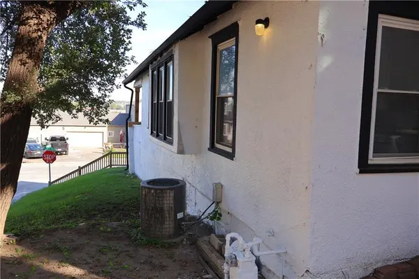 1227 Ruby AVE, Kansas City, KS 66103