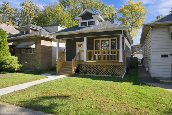 7821 S Oglesby AVE, Chicago, IL 60649