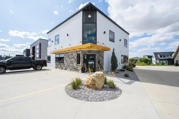 3308 Oak Ridge Way WAY E, West Fargo, ND 58078