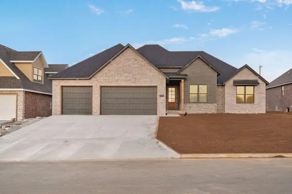 1783 S Pinecone Path, Springfield, MO 65809