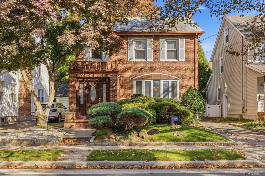 44 Jayson AVE, Great Neck, NY 11021