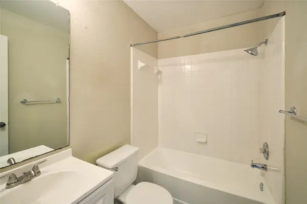 7208 Black Panda TRL, Del Valle, TX 78617