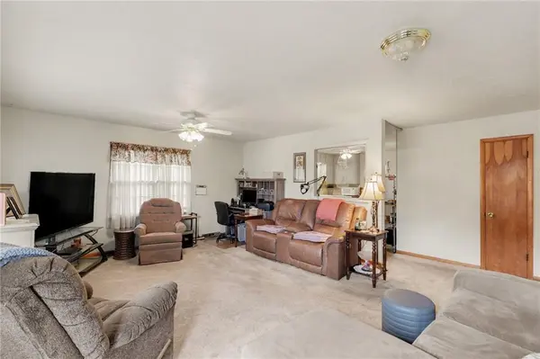 5611 Inland DR, Kansas City, KS 66106