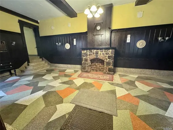 1 Hillside Avenue #3D, Great Neck, NY 11021