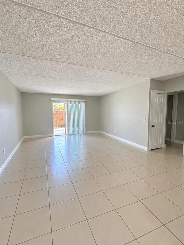 14421 AMERICANA CIR #102, Tampa, FL 33613