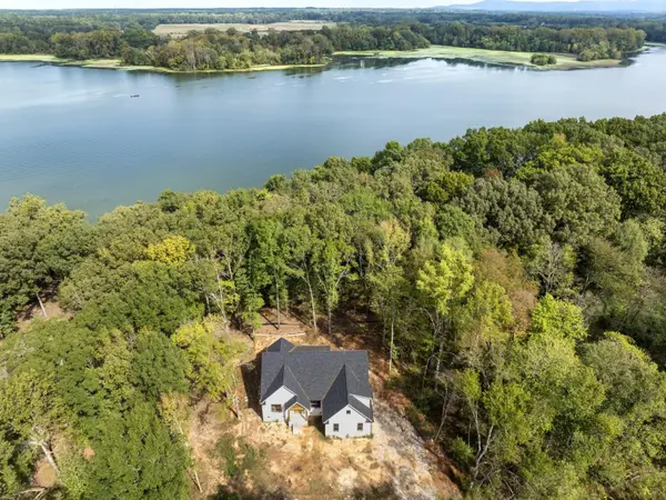91 Woods Lake Rd, Decherd, TN 37324