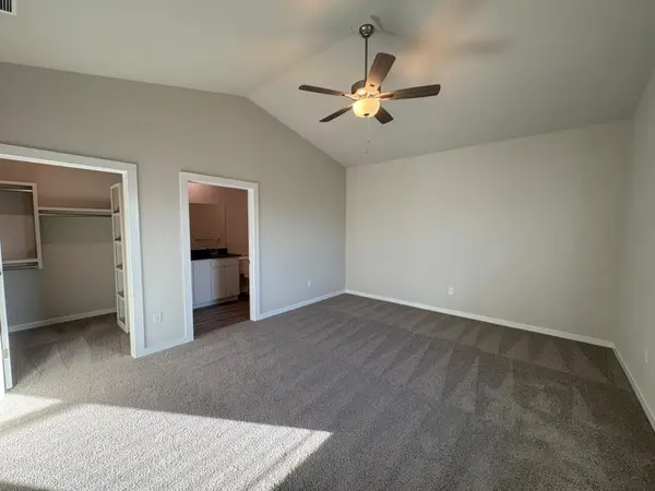 5701 Plumthicket St, Bel Aire, KS 67226