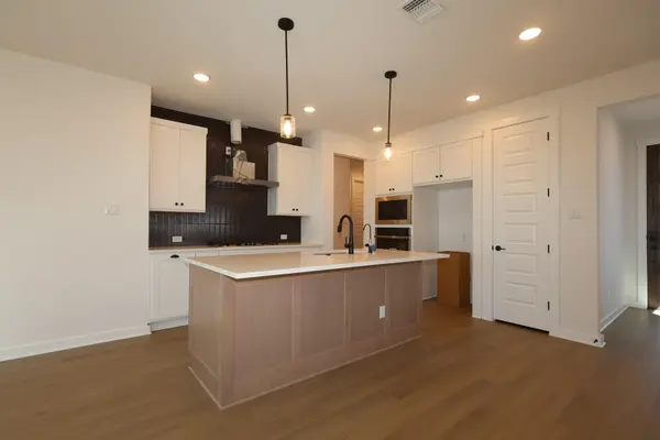 278 Bloomington Loop, Hutto, TX 78634