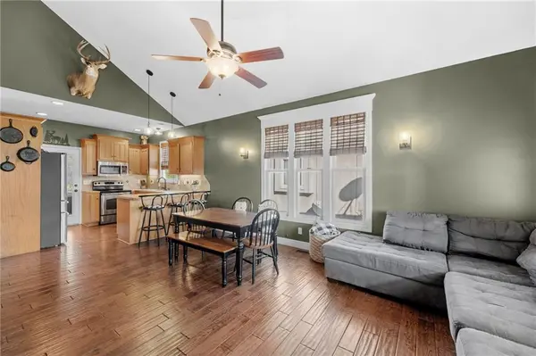 903 Redbud DR, Paola, KS 66071