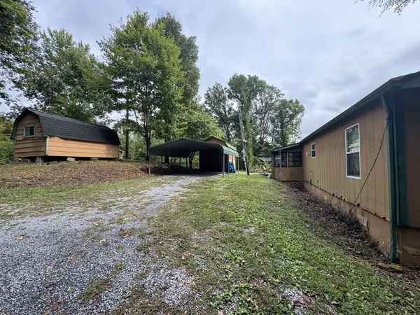 935 Flat Creek Rd, Sevierville, TN 37876