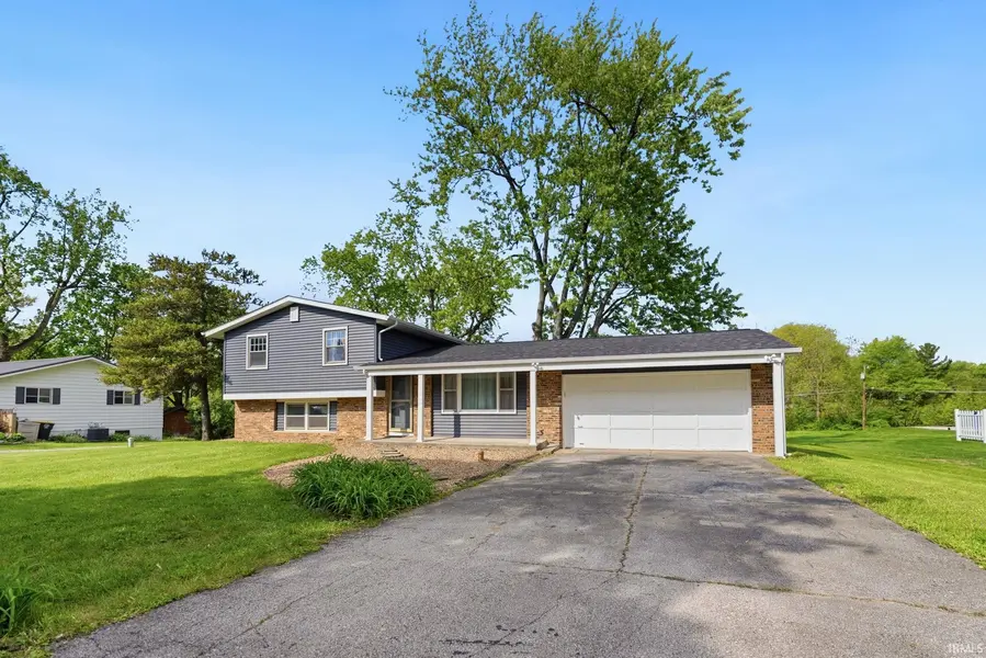 816 Blake DR, Fort Wayne, IN 46804-1012